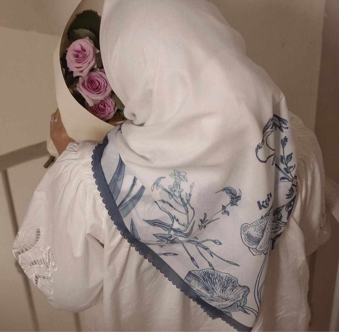 wildtarts Kain bawal in light blue, Women's Fashion, Muslimah Fashion, Hijabs on  Carousell
