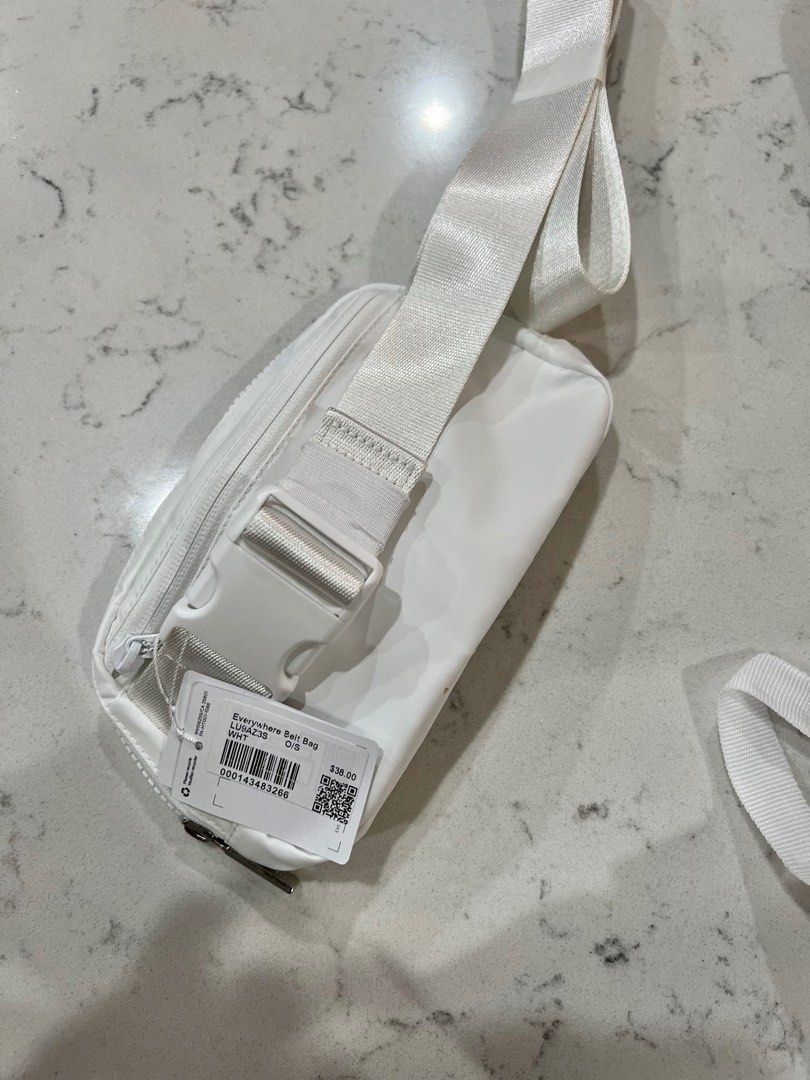 Lululemon Belt Bag (Category: Belt bags, Clutches and Pouches) located in Manila. Submitted by pormada (Listing ID 1313233646, Image 2). Description: Lululemon Everywhere belt bag wordmark strap 100% authentic What you see is what you get Personally bought from lululemon outlet store in USA. Complete inclusions with price tag.