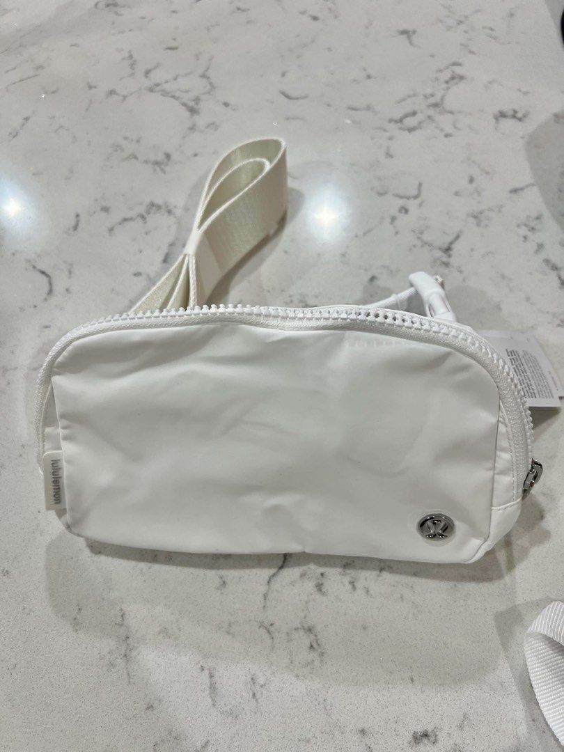 Lululemon Belt Bag (Category: Belt bags, Clutches and Pouches) located in Manila. Submitted by pormada (Listing ID 1313233646, Image 1). Description: Lululemon Everywhere belt bag wordmark strap 100% authentic What you see is what you get Personally bought from lululemon outlet store in USA. Complete inclusions with price tag.