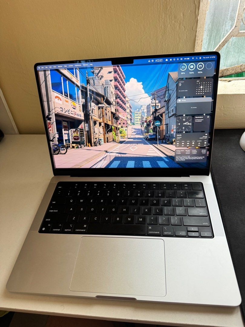 MacBook Pro M1 14" (Category: Laptops & Notebooks) located in Quezon City. Submitted by yarshhh (Listing ID 1313287252, Image 1). Description: 14" 16 GB RAM 512 GB SSD With box and charger Battery Health: 100% Coverage Expired Issues: - touch id unresponsive (might be software issues because the actual button works) - dents (shown in picture).