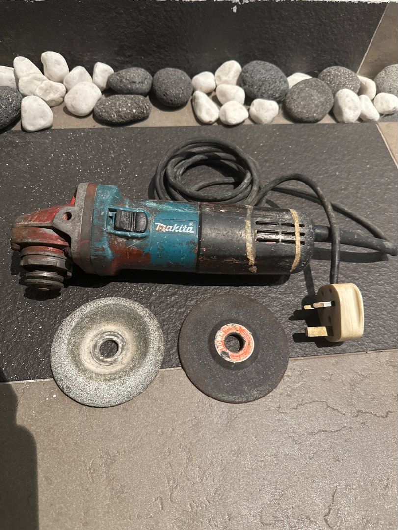 Makita 4 Angle Grinder 9553NB Furniture Home Living Home Improvement Organisation Home Improvement Tools Accessories on Carousell