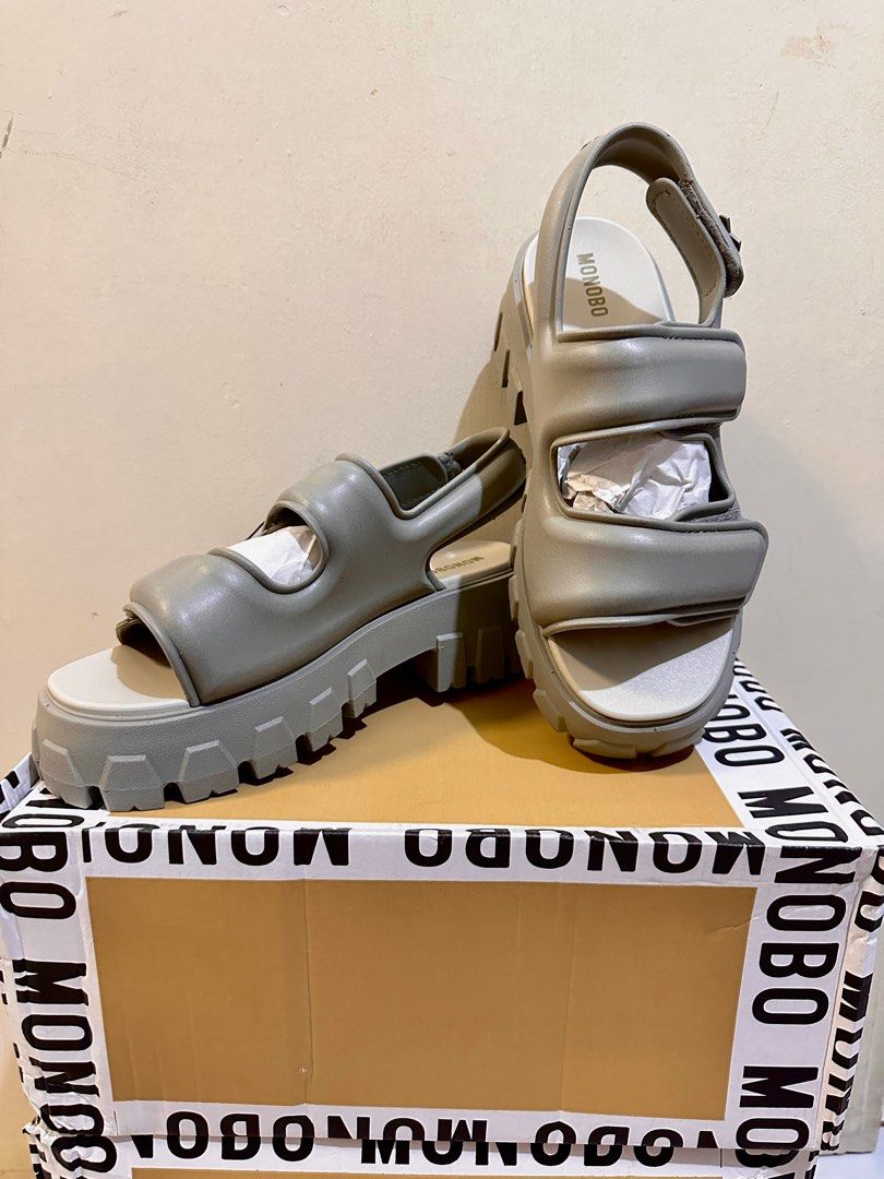 MONOBO MILAN 3 - Light Olive (Category: Slippers and slides) located in Bulacan. Submitted by ecache (Listing ID 1313348266, Image 1). Description: Authentic Monobo from 🇹🇭 .