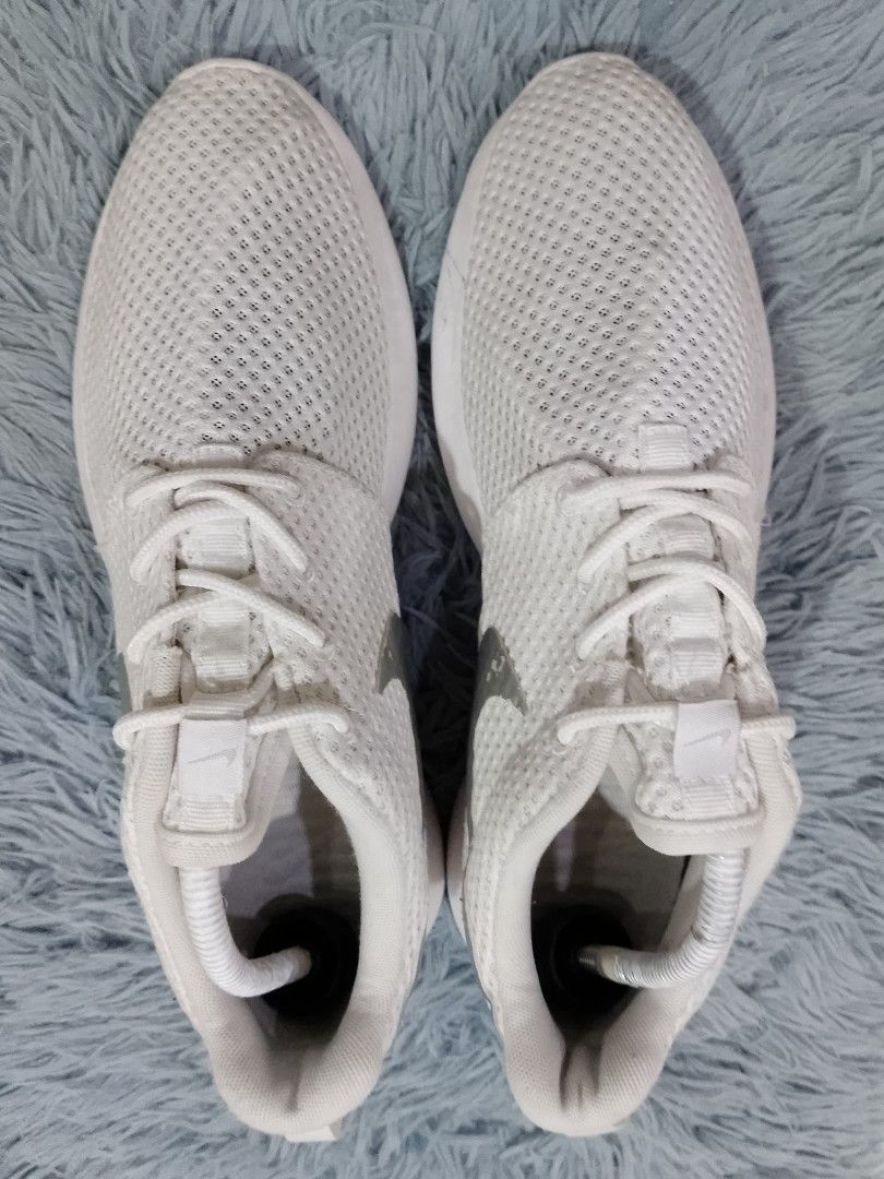 Nike Roshe Run Triple White Size 42 insole 270 Lost Tag