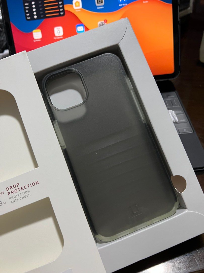 Original UAG Wave Case for iPhone 13 (Category: Cases & Sleeves) located in Manila. Submitted by razelysonn (Listing ID 1313390991, Image 3). Description: 950, Fixed price :) Last Piece.