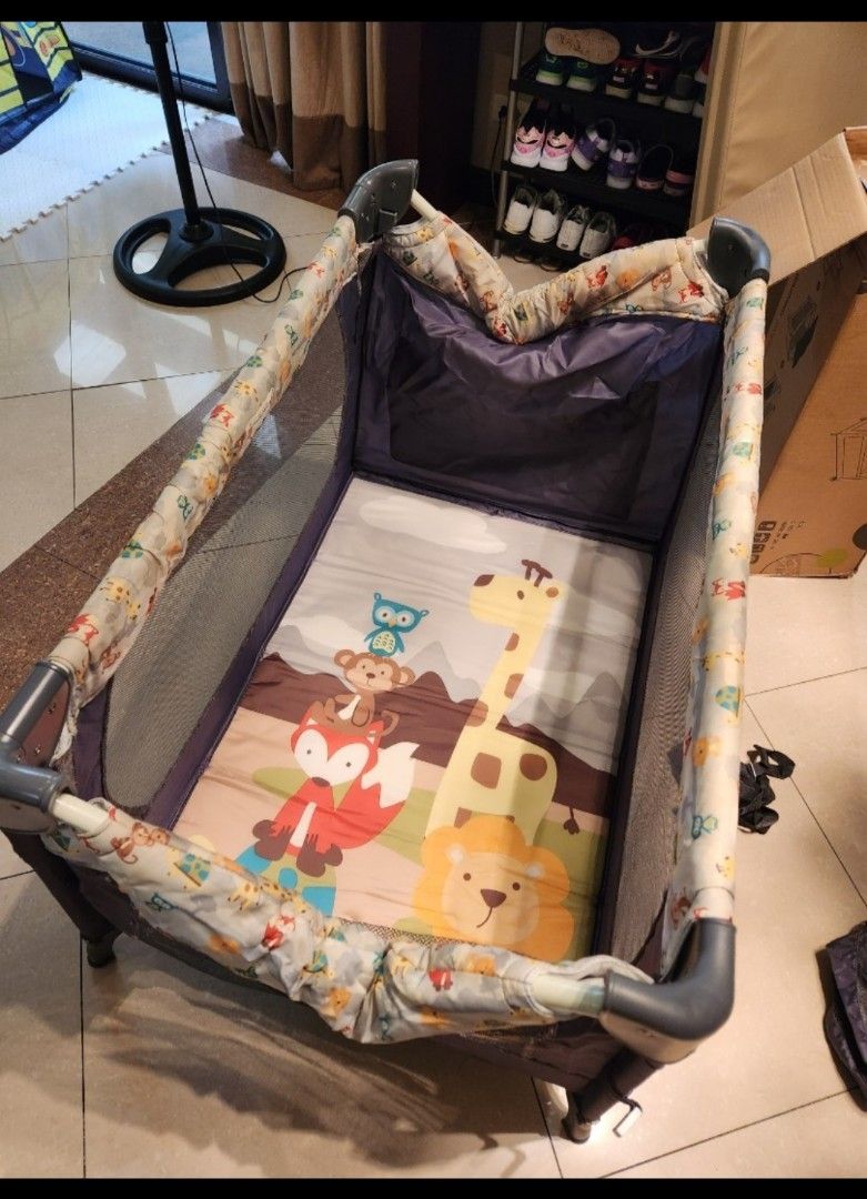 pack and play crib (Category: Cots & Cribs) located in Makati City. Submitted by cjoy03 (Listing ID 1313245003, Image 1). Description: comes with uratex mattress and free bedsheet no flaws hardly used by baby pick up in makati apruva brand.