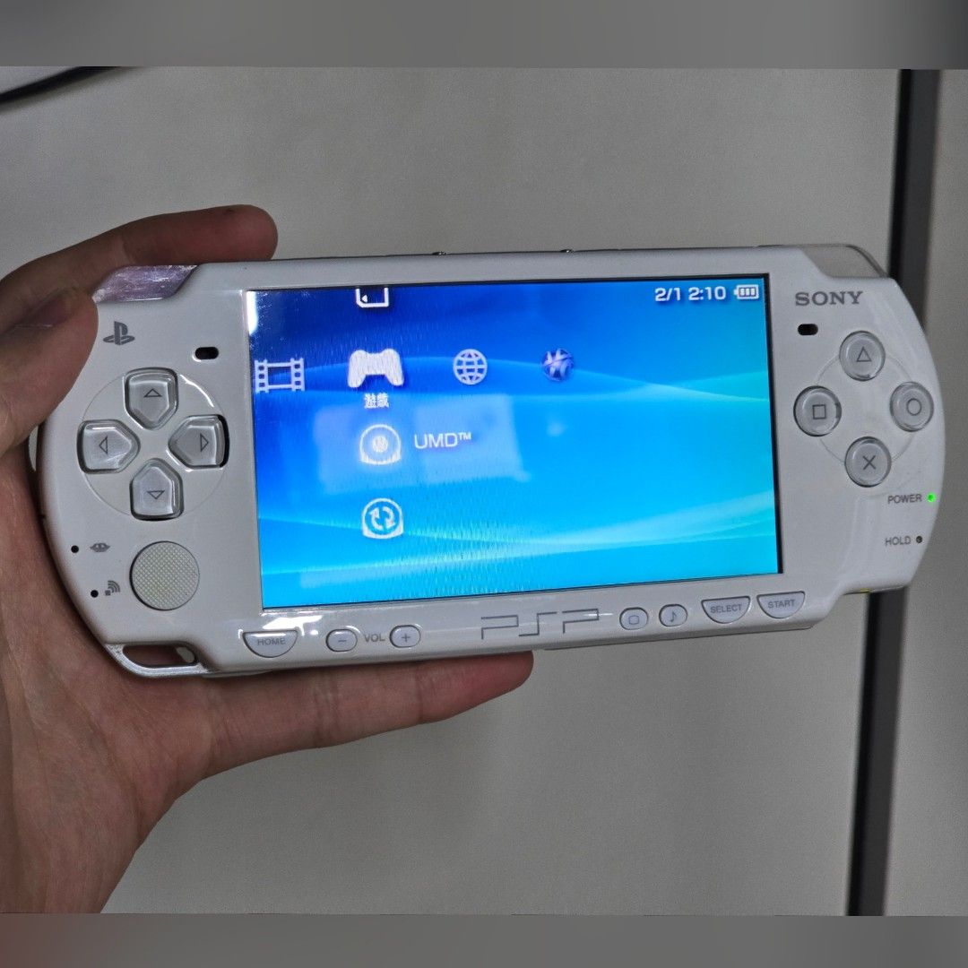 PSP 2000 薄機珍珠白有電池已開心送充電線PSP 2006, 電子遊戲, 電子 
