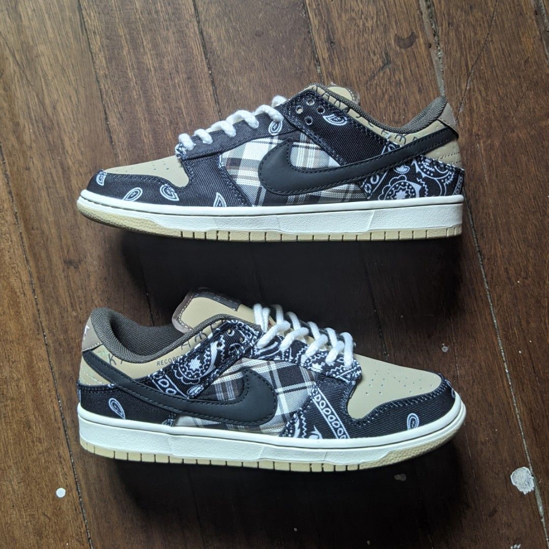 sb dunk travis scott on feet