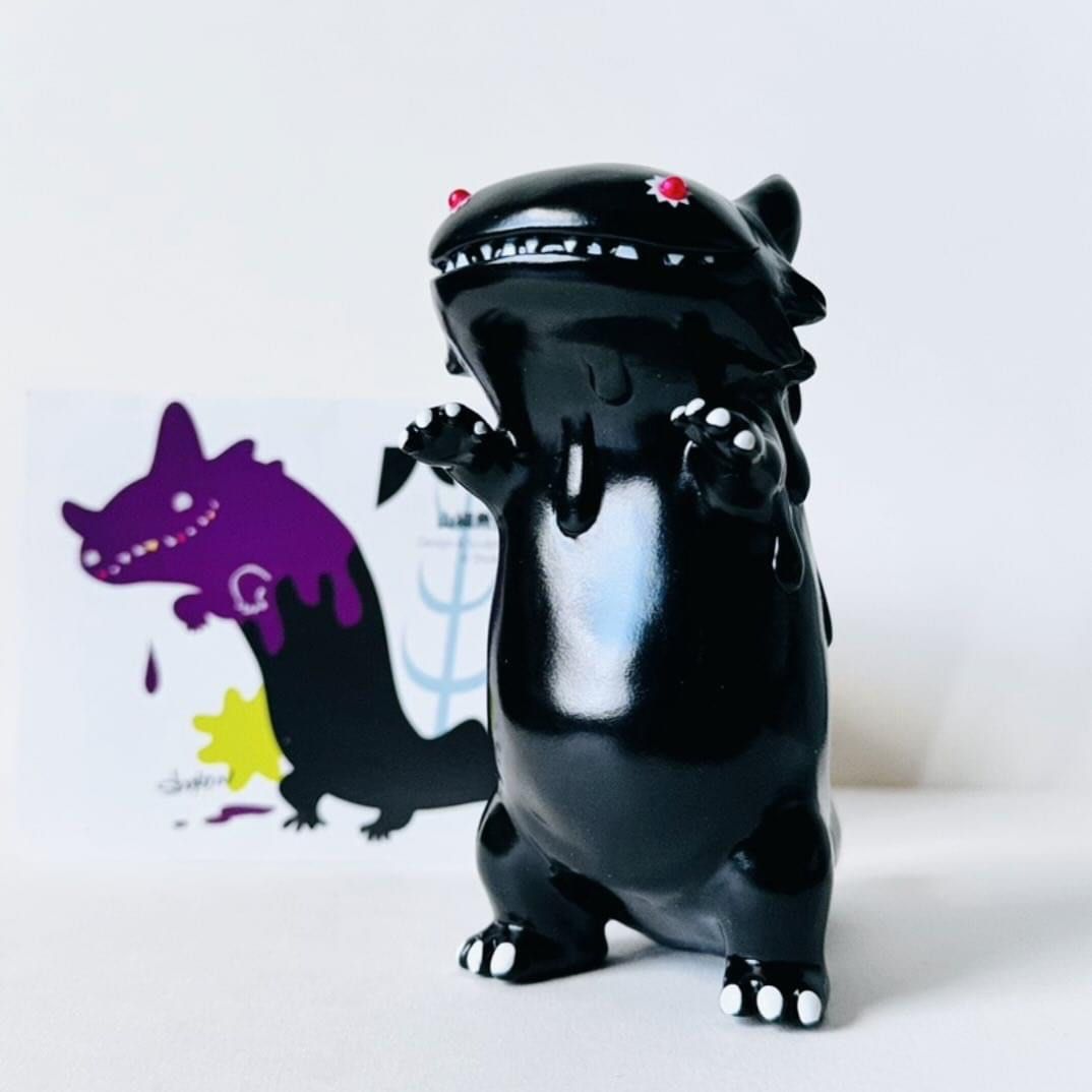 Shoko Nakazawa x INSTINCTOY ナカザワショーコ山椒魚怪獣