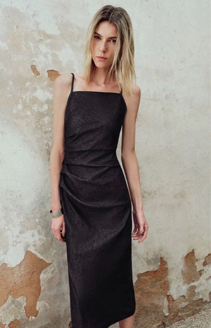 Urban Revivo Dark blue denim dress, Women's Fashion, Dresses & Sets, Dresses  on Carousell