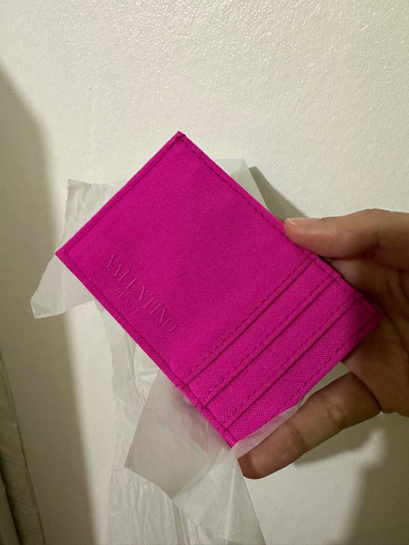 Valentino Card Holder (Category: Luxury Bags & Wallets) located in Dasmarinas. Submitted by lovekayeeeee (Listing ID 1313373121, Image 2). Description: Brandnew Valentino.