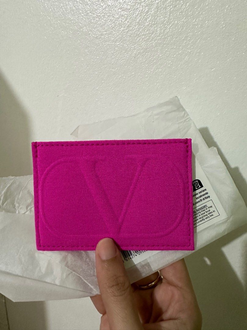 Valentino Card Holder (Category: Luxury Bags & Wallets) located in Dasmarinas. Submitted by lovekayeeeee (Listing ID 1313373121, Image 1). Description: Brandnew Valentino.
