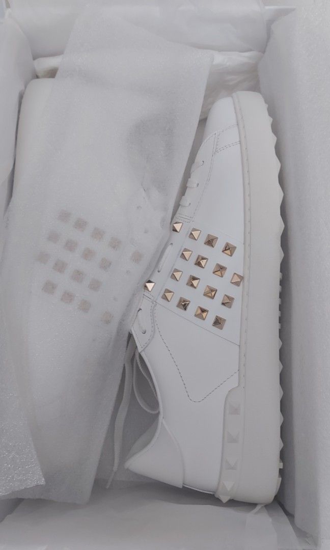 Valentino Rockstud Mens Sneakers (Category: Sneakers) located in Paranaque City. Submitted by _mdv_ (Listing ID 1313269183, Image 3). Description: brandnew valentino mens sneakers size 45 original price. 51,000.