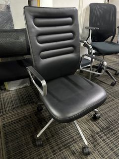 (Category: ) located in . Submitted by ergoluxechairs (Listing ID 1313407253, Image 1). Description: .
