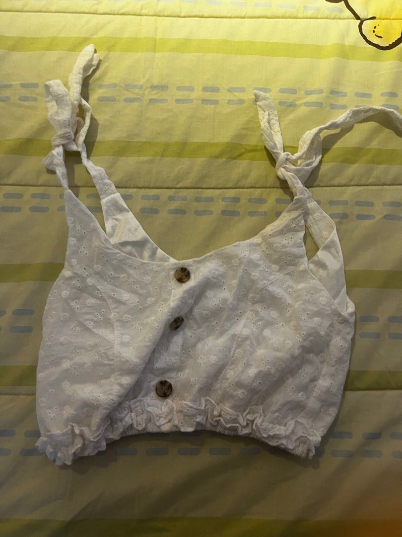 White eyelet crop top (Category: Sleeveless) located in Quezon City. Submitted by phantom_reader (Listing ID 1313238130, Image 1). Description: Brand: Hello.