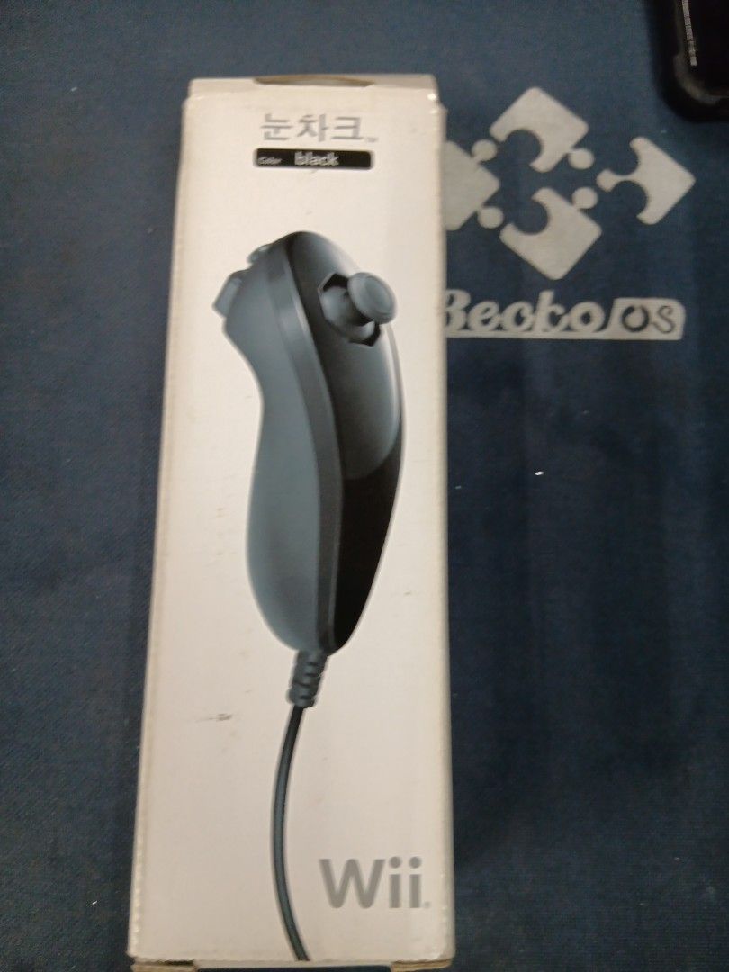 Wii Nunchuck (Category: Controllers) located in Manila. Submitted by ayinong0453384 (Listing ID 1313278018, Image 1). Description: item is in excellent condition working mint pm for order.