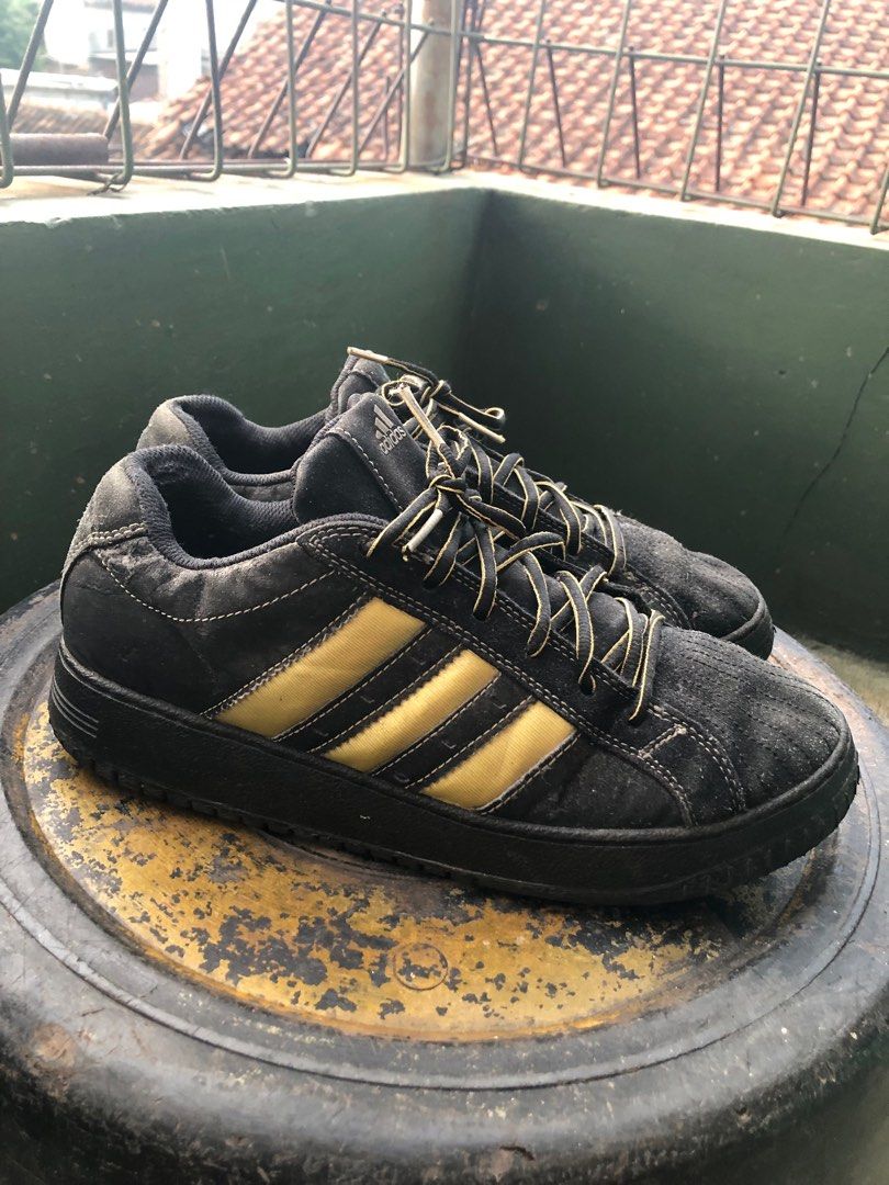 ADIDAS SUPERSTAR FUTURE BLACK GOLD Fesyen Pria Sepatu Sneakers di Carousell