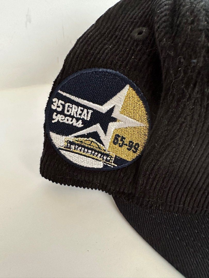 Astros Fitted Hat New Era 7 1/8 (Category: Caps & Hats) located in Baguio. Submitted by normalbusinessman (Listing ID 1317569911, Image 2). Description: Used Once Great Condition.