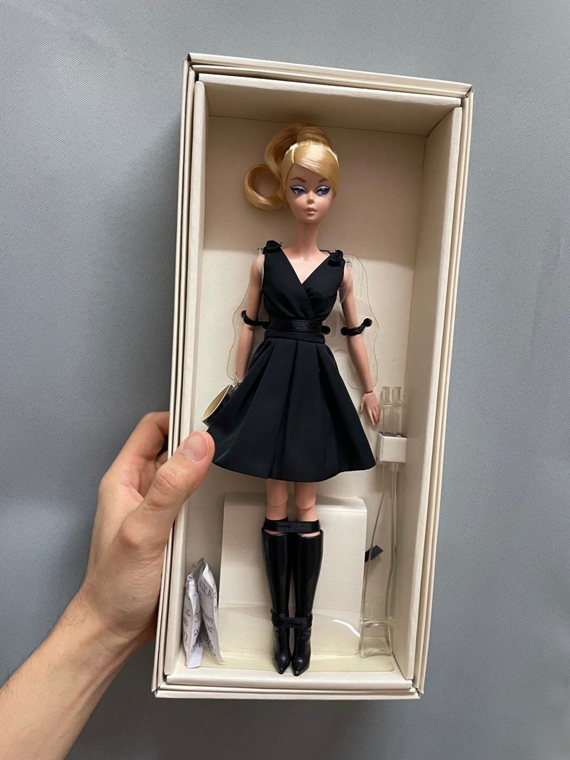 barbie silkstone classic black dress, Hobbies & Toys, Toys & Games on Carousell barbie silkstone classic black dress, Hobbies & Toys, Toys & Games on Carousell