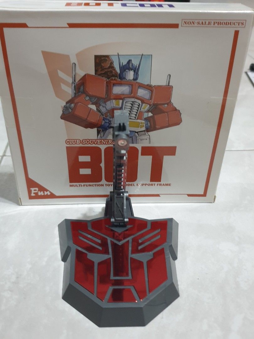 Botcon Multi-Function Toys & Model Support Frame (Category: Gundam Model Kits) located in Singapore. Submitted by sideswipe77 (Listing ID 1317646808, Image 4). Description: 1 x Brand new (Opened to check and take photos) - $8 Spare connection joints are kept below the base..