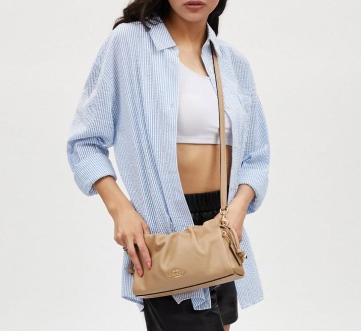 Coach Faye Shoulder Bag 26 Women Crossbody Sling Shoulder Bag Women s Fashion Bags Wallets Cross body Bags on Carousell