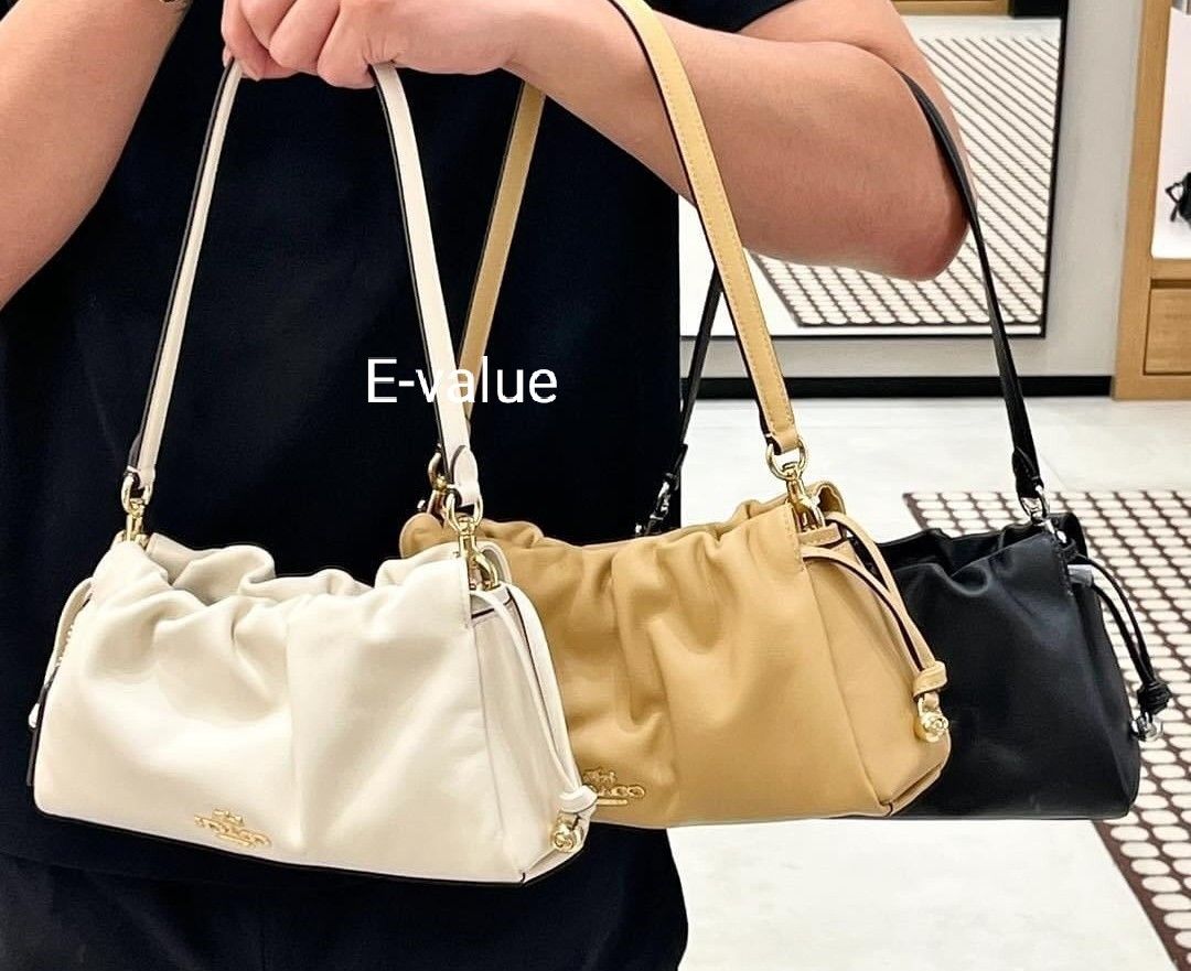 Coach Original Faye Crossbody Shoulder Sling Bag For Women Come With Complete Set Suitable For Gift Size 22cm small RM 330 Size 26cm Large RM 350
