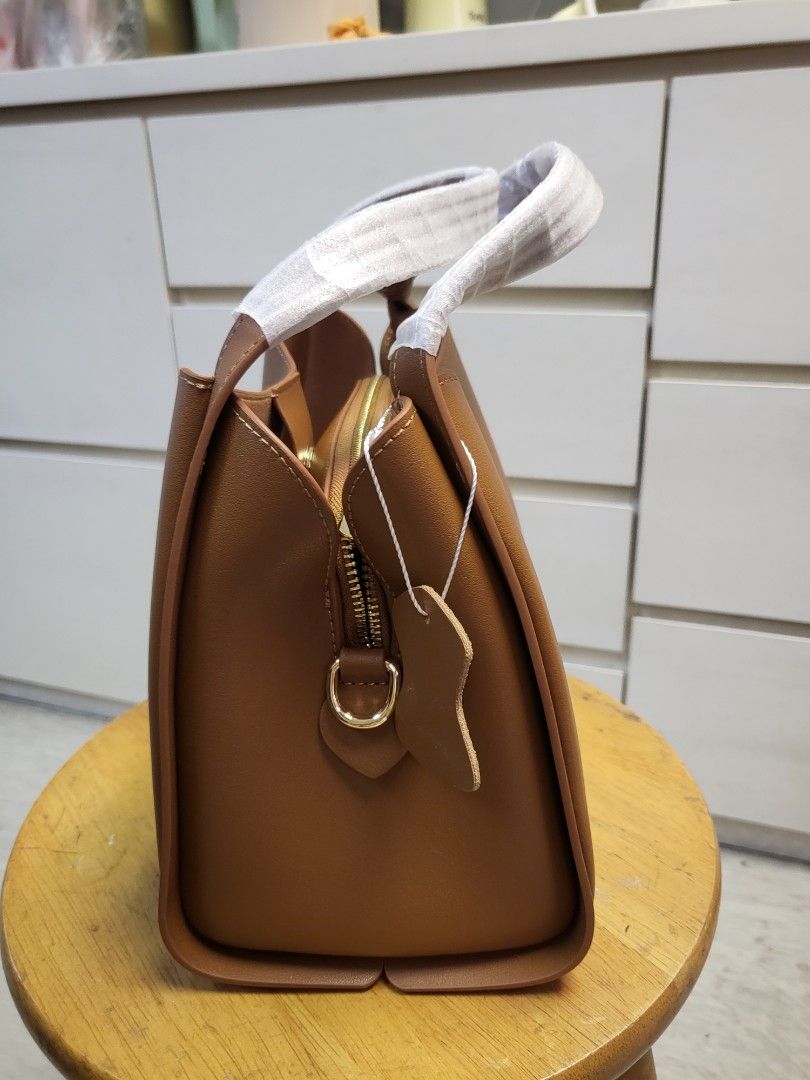 Calf leather shoulder bag top