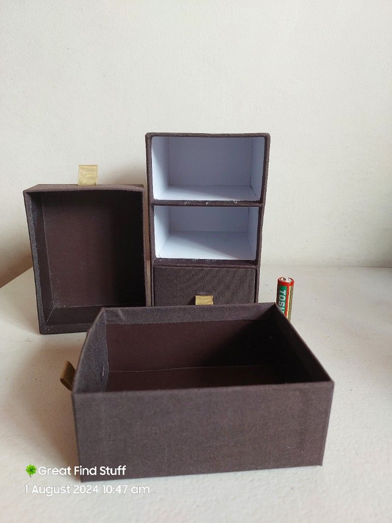 [GFS] 🇯🇵 Mini Drawer (Category: Storage Boxes & Baskets) located in Quezon City. Submitted by greatfindstuff (Listing ID 1317572278, Image 2). Description: Mini 3 Drawer (Board) 🇯🇵 Japan Surplus 📌 Condition • Used in good condition 📍 Location Novaliches, Quezon City • Lalamove • Grab • Toktok • Self pick up 💰 Gcash • BPI • Cash on Pick up.