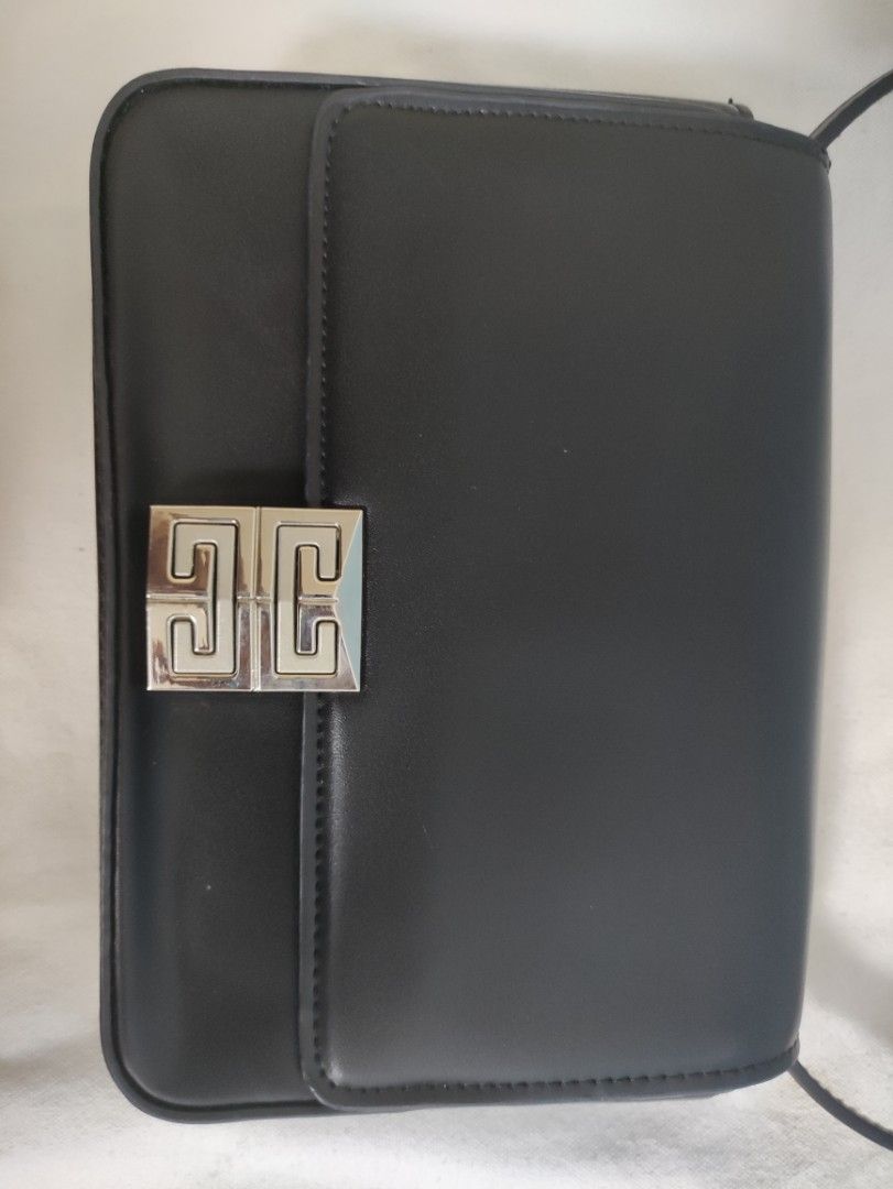 Sling bag givenchy 2025