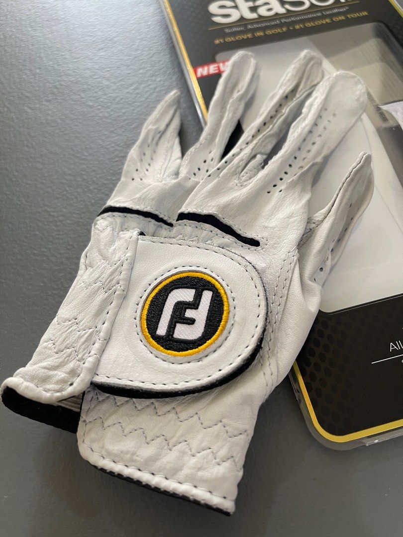 Glove Golf (Category: Golf) located in Quezon City. Submitted by theabsolutelyfab (Listing ID 1317595080, Image 2). Description: FJ StaSof Women’s Asian Left size 20 Pearl/Black color Original price: 1,950 bought at Empire Golf and Sports Shop SM Aura Shipping fee not included.