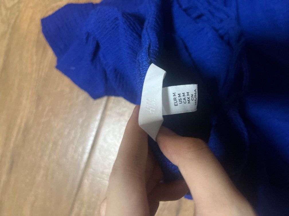 H&M Midi Dress Blue (Category: Dresses) located in Baguio. Submitted by dorm608 (Listing ID 1317652405, Image 2). Description: Worn once.