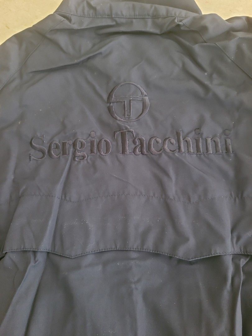 Jacket (Category: Coats, Jackets and Outerwear) located in Singapore. Submitted by lohkm (Listing ID 1317587328, Image 4). Description: Elegant and stylish jacket. Two front pockets. Measurements: Shoulder to shoulder: 50cm Pit to pit: 60cm Length: 63cm.