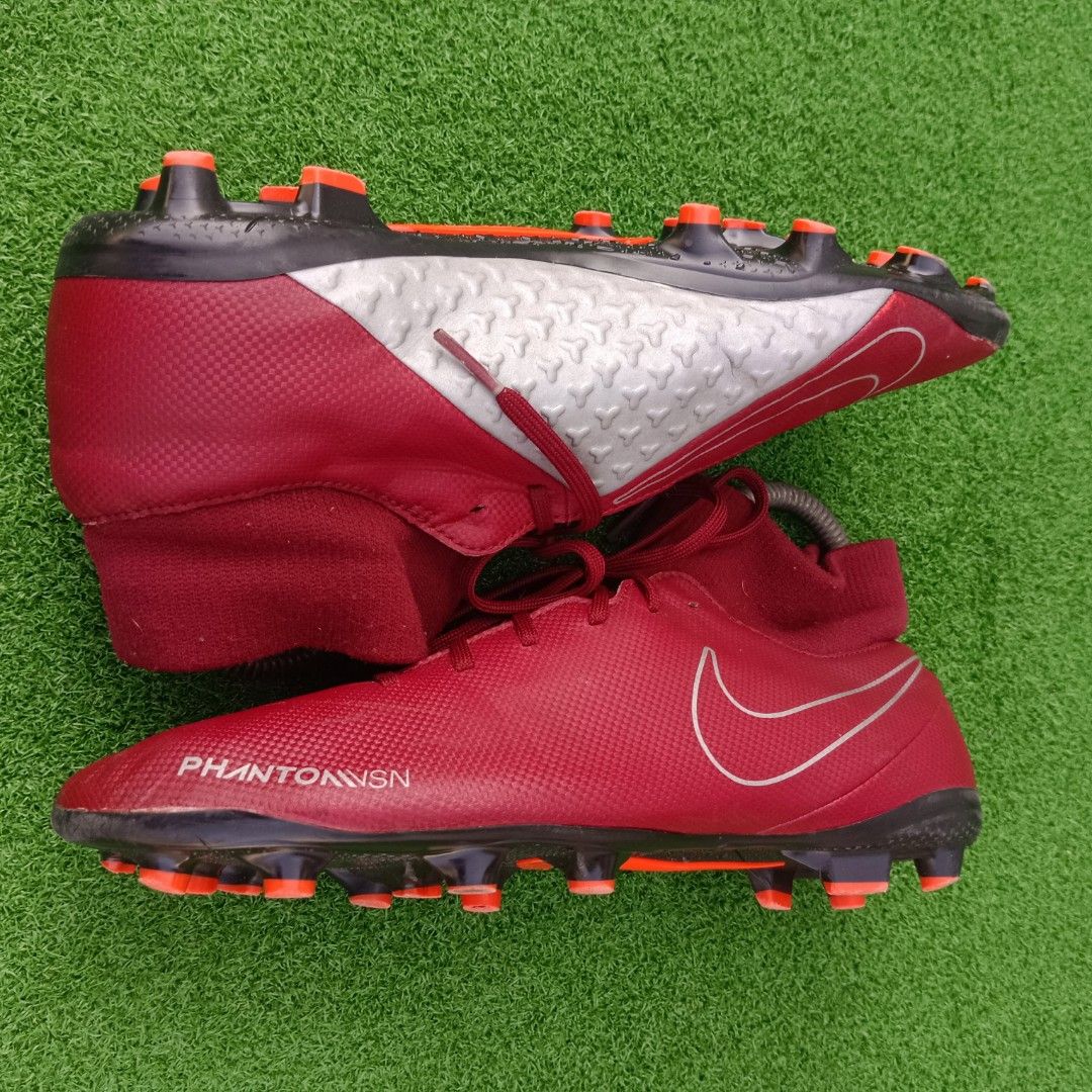 Kasut bola nike phantom vsn saiz 6uk Men s Fashion Footwear Boots on Carousell