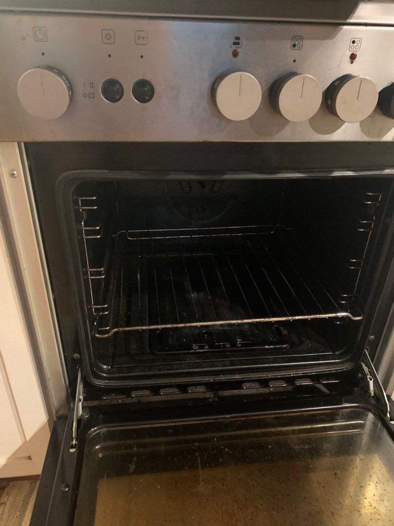 La Germania gas Oven (Category: Ovens & Toasters) located in Quezon City. Submitted by rusticmama11 (Listing ID 1317609542, Image 1). Description: LA GERMANIA TU65121DX Brand new is 49,598 60 cm range 3 gas burner and 1 hot plate 69L gas oven and electric grill With rotisserie accessory Purchased at ABENSON Virtis in November 2019 5 years old Well used Very good condition Free empty solane tank serviced once to change hot plate knob No repairs ot