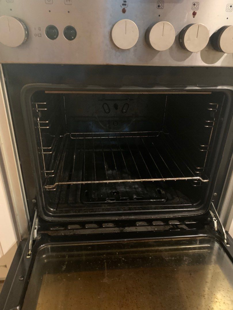 La Germania gas Oven (Category: Ovens & Toasters) located in Quezon City. Submitted by rusticmama11 (Listing ID 1317609542, Image 2). Description: LA GERMANIA TU65121DX Brand new is 49,598 60 cm range 3 gas burner and 1 hot plate 69L gas oven and electric grill With rotisserie accessory Purchased at ABENSON Virtis in November 2019 5 years old Well used Very good condition Free empty solane tank serviced once to change hot plate knob No repairs ot