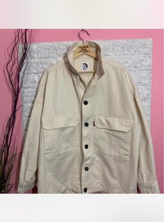 (Category: ) located in . Submitted by exclusive_shopper (Listing ID 1317575279, Image 1). Description: .