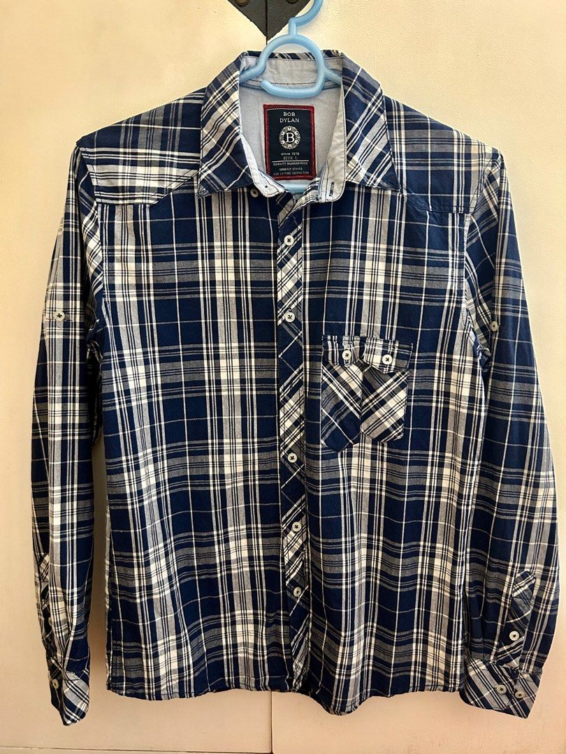 Navy Blue Checkered Long-sleeved Button Down - Large (Category: Formal Shirts) located in Cainta. Submitted by sellthatshity (Listing ID 1305876413, Image 1). Description: .