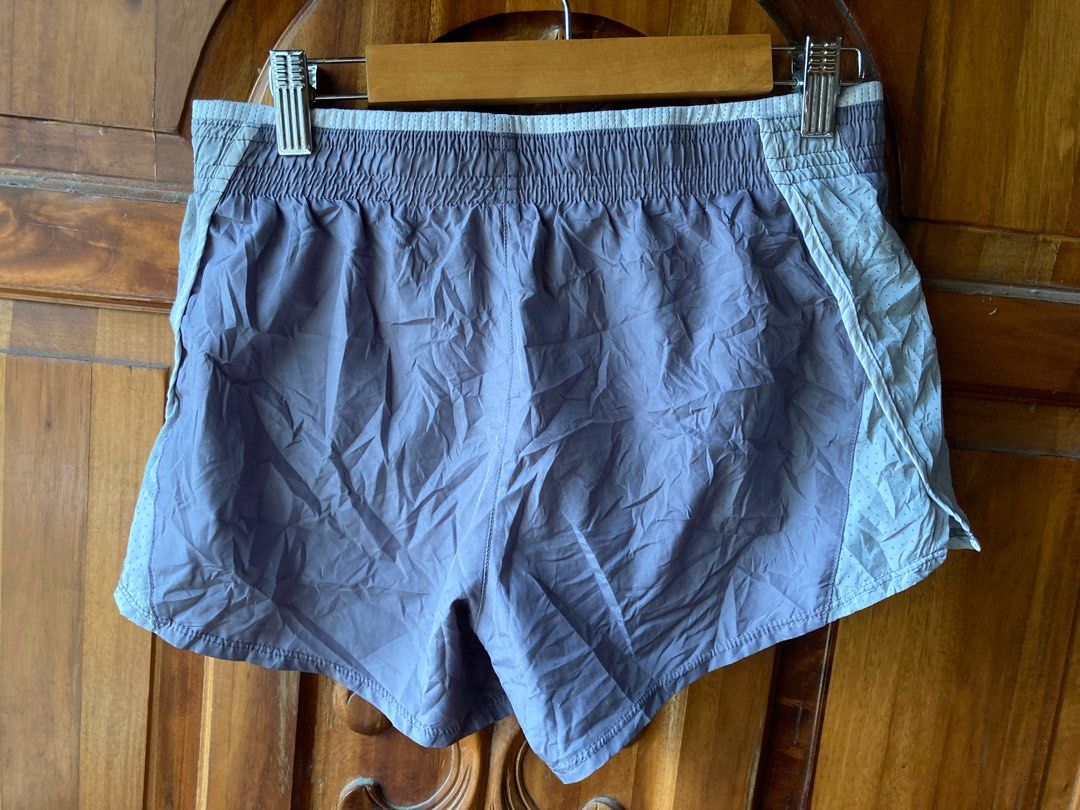 Nike Womens Training Shorts small (Category: Shorts) located in Tolosa. Submitted by TheRetail (Listing ID 1317709833, Image 3). Description: Good as new lightweight with inner panty line.