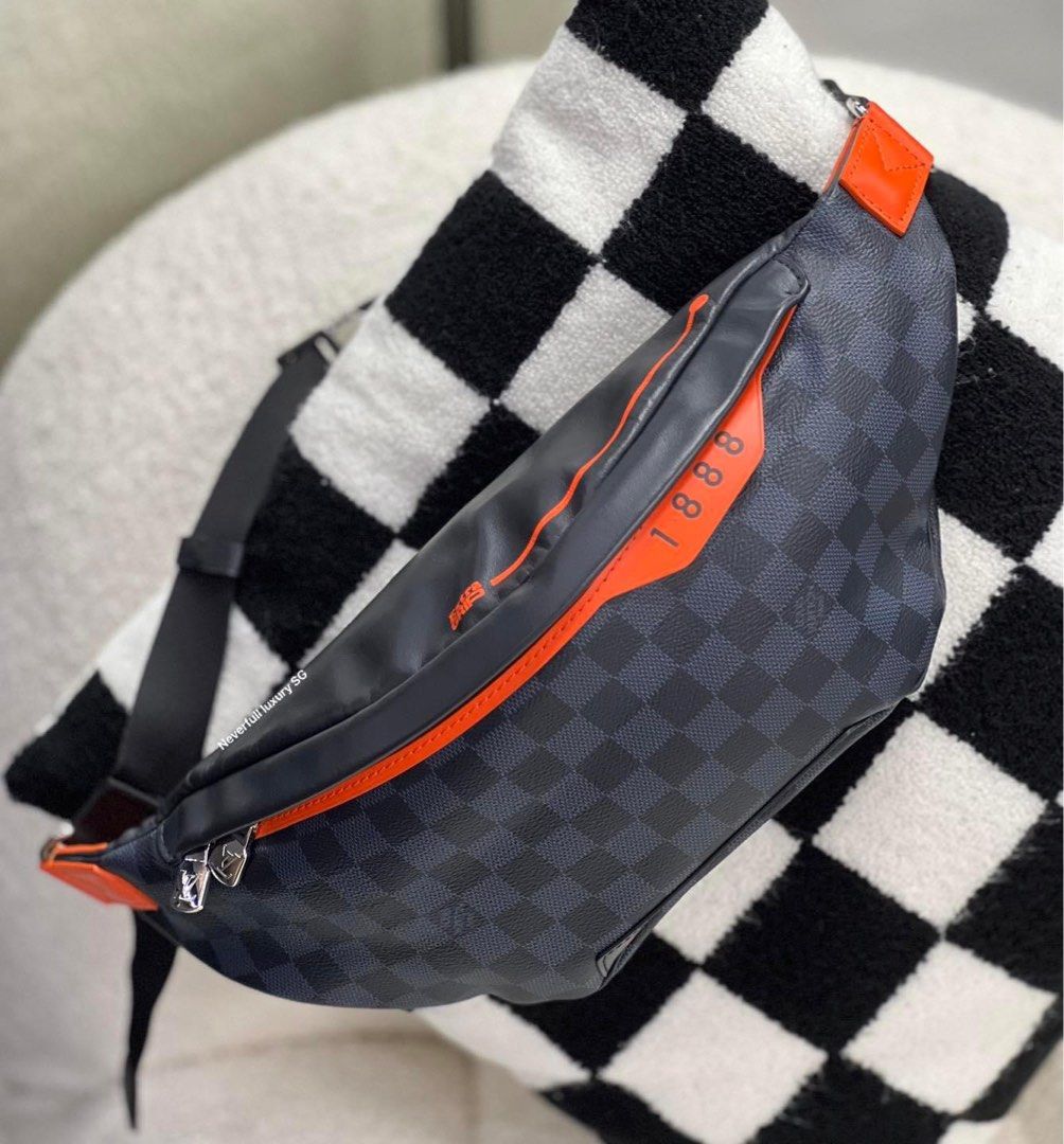 NO NEGO Louis Vuitton Discovery Bumbag Damier Cobalt Race 1888 Collection