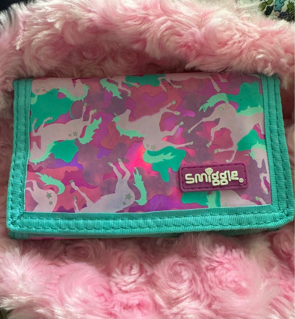 ORIGINAL SMIGGLE WALLET (Category: Babies & Kids Fashion) located in La Trinidad. Submitted by rare_closet_finds (Listing ID 1317572734, Image 1). Description: excellent condition legit/orig no flaws.