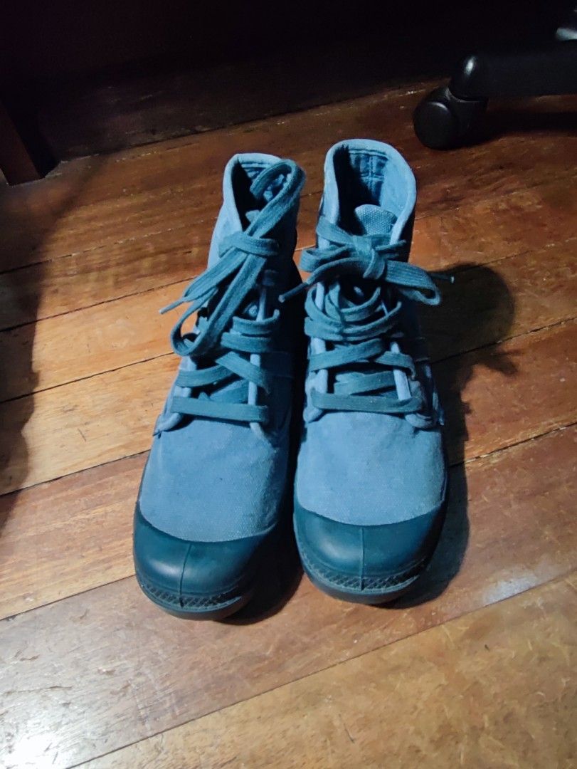 Palladium Pampa Blue (Category: Boots) located in San Rafael. Submitted by potiny (Listing ID 1317709347, Image 1). Description: Palladium UK 6, US7, 39 1/2 Good condition, needs cleaning lang RFS: Not worn often kasi maluwag sakin.