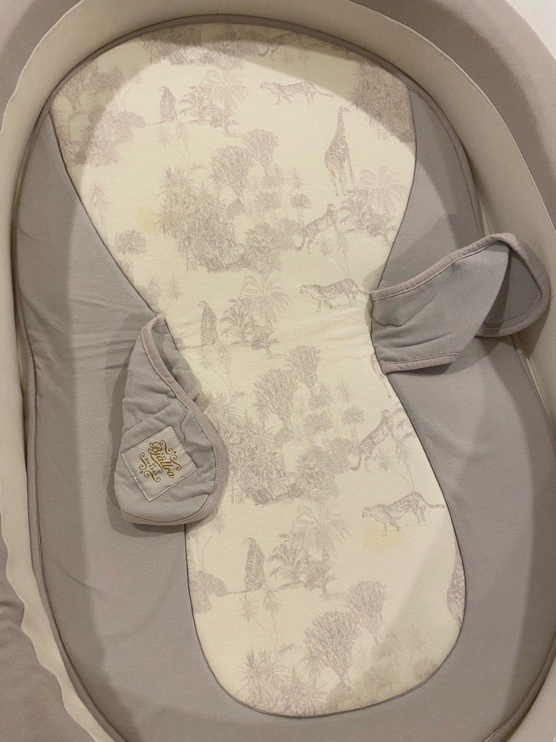 Portable Foldable Soft Baby Bed Cot Nest with Backpack (Category: Cots & Cribs) located in Pasig City. Submitted by fashionforward16 (Listing ID 1317611393, Image 3). Description: Bought for ₱3K. High quality baby nest. Can be used for daily sleep newborn onwards. With backpack for travel. Flaws: 2 light stains (shown in last 2 photos) Let your baby sleep tight and secure in our baby nest. This is a soft and cozy baby nest for your baby. Equipped