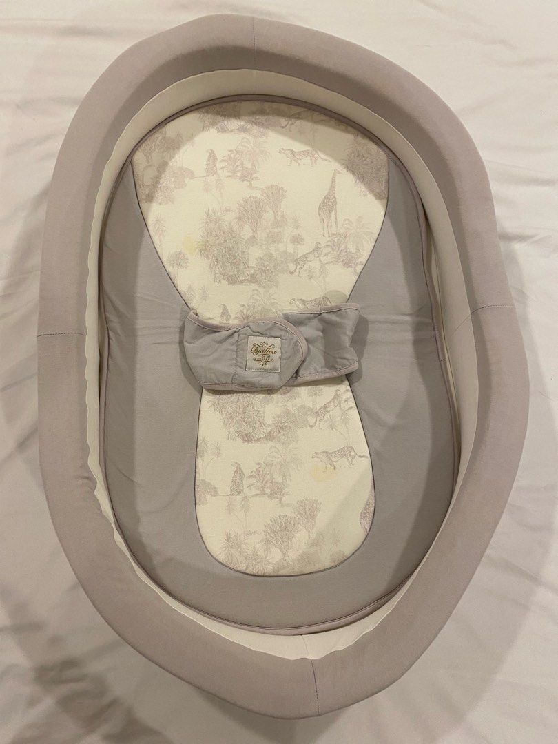 Portable Foldable Soft Baby Bed Cot Nest with Backpack (Category: Cots & Cribs) located in Pasig City. Submitted by fashionforward16 (Listing ID 1317611393, Image 2). Description: Bought for ₱3K. High quality baby nest. Can be used for daily sleep newborn onwards. With backpack for travel. Flaws: 2 light stains (shown in last 2 photos) Let your baby sleep tight and secure in our baby nest. This is a soft and cozy baby nest for your baby. Equipped