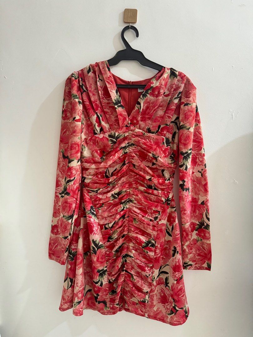 Preloved Dress (Category: Dresses) located in Roxas City. Submitted by s.declutters (Listing ID 1317550216, Image 1). Description: • good as new •used once •rfs : decluttering .