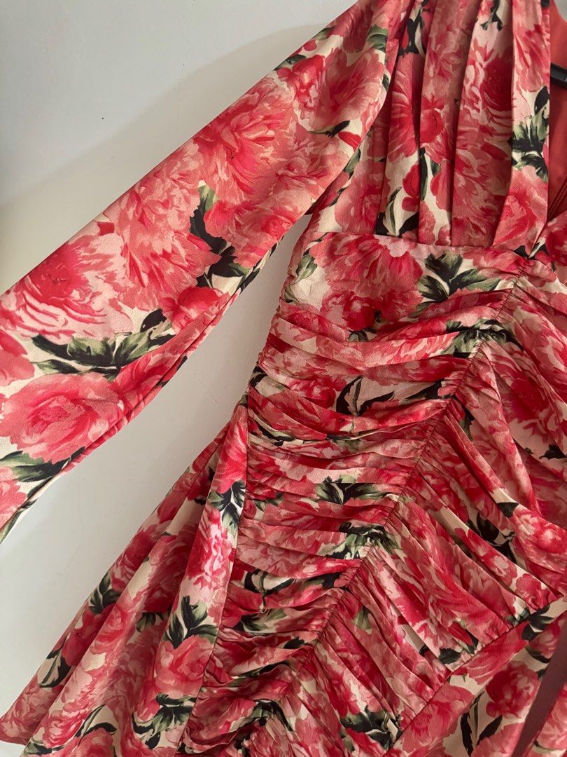 Preloved Dress (Category: Dresses) located in Roxas City. Submitted by s.declutters (Listing ID 1317550216, Image 2). Description: • good as new •used once •rfs : decluttering .
