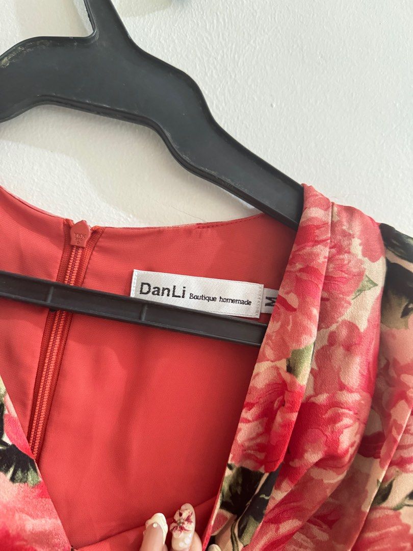 Preloved Dress (Category: Dresses) located in Roxas City. Submitted by s.declutters (Listing ID 1317550216, Image 3). Description: • good as new •used once •rfs : decluttering .