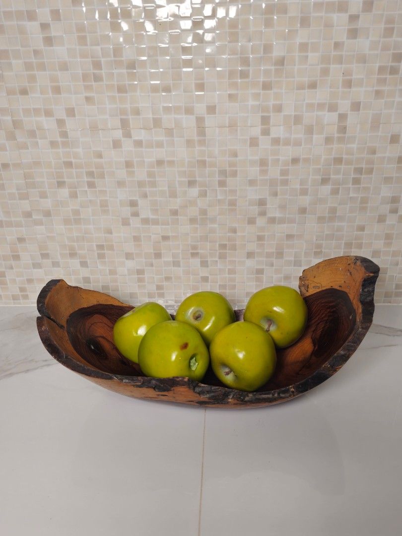 Realistic green apples decor (Category: Other Kitchenware & Tableware) located in Manila. Submitted by dee3233 (Listing ID 1317571311, Image 2). Description: Add a touch of nature to your space with our realistic green apple decor. These lifelike pieces bring a fresh, vibrant look to any room, perfect for brightening up your kitchen, dining area, or centerpiece displays. Enhance your decor with this simple yet striking accent..