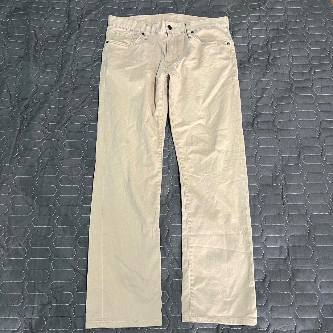 Uniqlo Beige Chino Pants (Category: Chinos) located in Caloocan City. Submitted by jace_cv (Listing ID 1317581873, Image 1). Description: Bought it here at Carousell. RFS: Wrong size. Size: 31 (79 cm). *Check last photo for actual color..