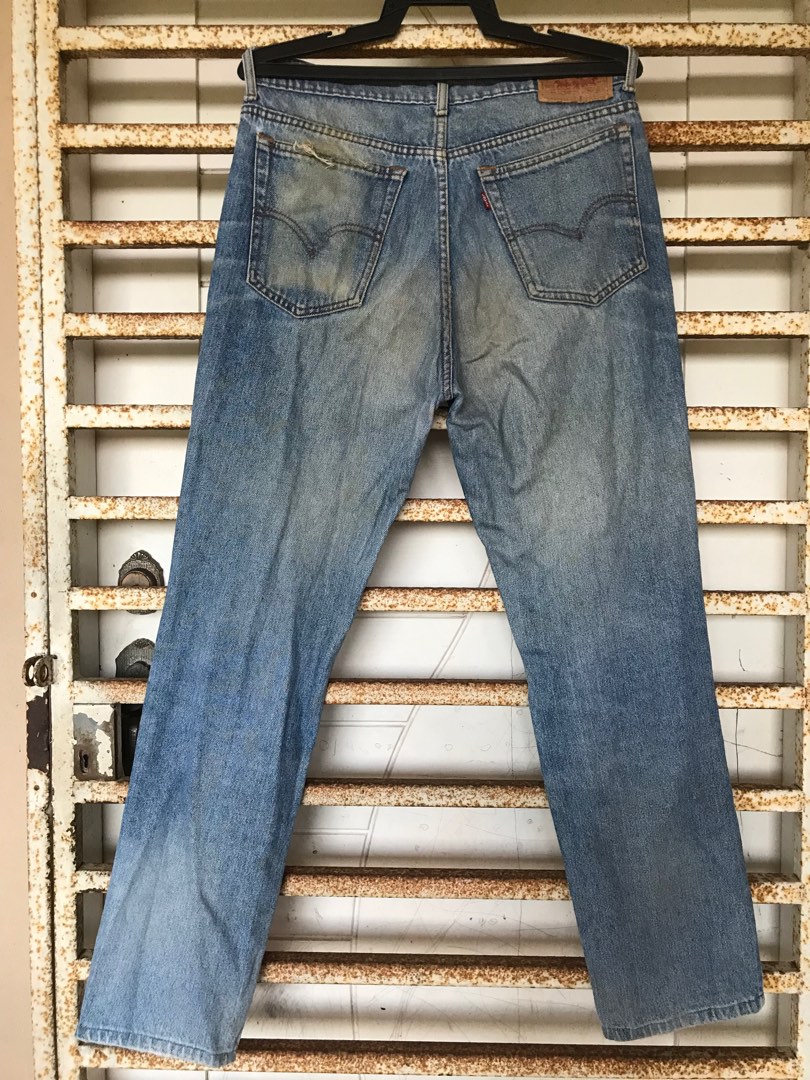 Vintage Levi s 605 Baggy Jeans Stains Denim Waist 32 Authentic Men s Fashion Bottoms Jeans on Carousell