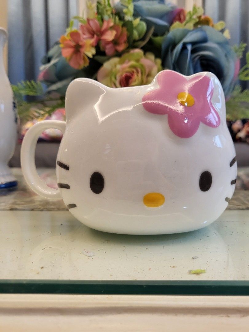 Vintage Sanrio Hello Kitty 2002 3D Embossed Mug (Category: Coffee & Tea Tableware) located in San Fernando. Submitted by jpmarketplace2023 (Listing ID 1317640042, Image 1). Description: 💚 All items are authentic from Japan. 💛 MOP: GCash (❌️ GCash Protect) 🩵 MOD: LBC only (❌️ S. Checkout, COD, COP) 💙 Meet-up: Vista Mall, San Fernando, Pampanga 💜 All items are on-hand. 🧡 First to pay gets the item first. ❤️ Breakable items are packed with car
