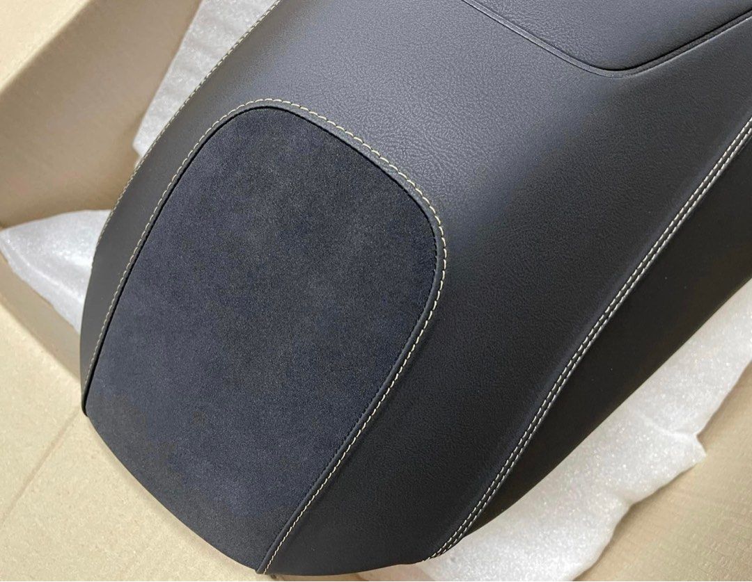 Xmax TECHMAX seat (Category: Motorcycle Accessories) located in Singapore. Submitted by longshangx3 (Listing ID 1317608708, Image 3). Description: Brand new unused. Original xmax 300 TECHMAX .